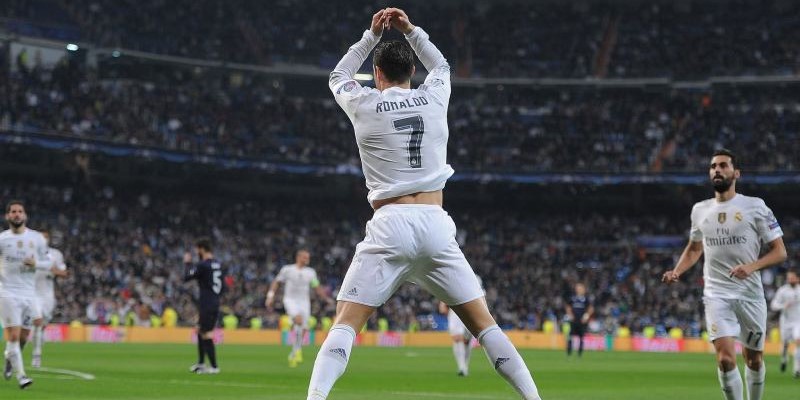 Cristiano Ronaldo - Từ Madeira Đến Huyền Thoại Thế Giới 2025 2 Đỉnh cao cùng real madrid